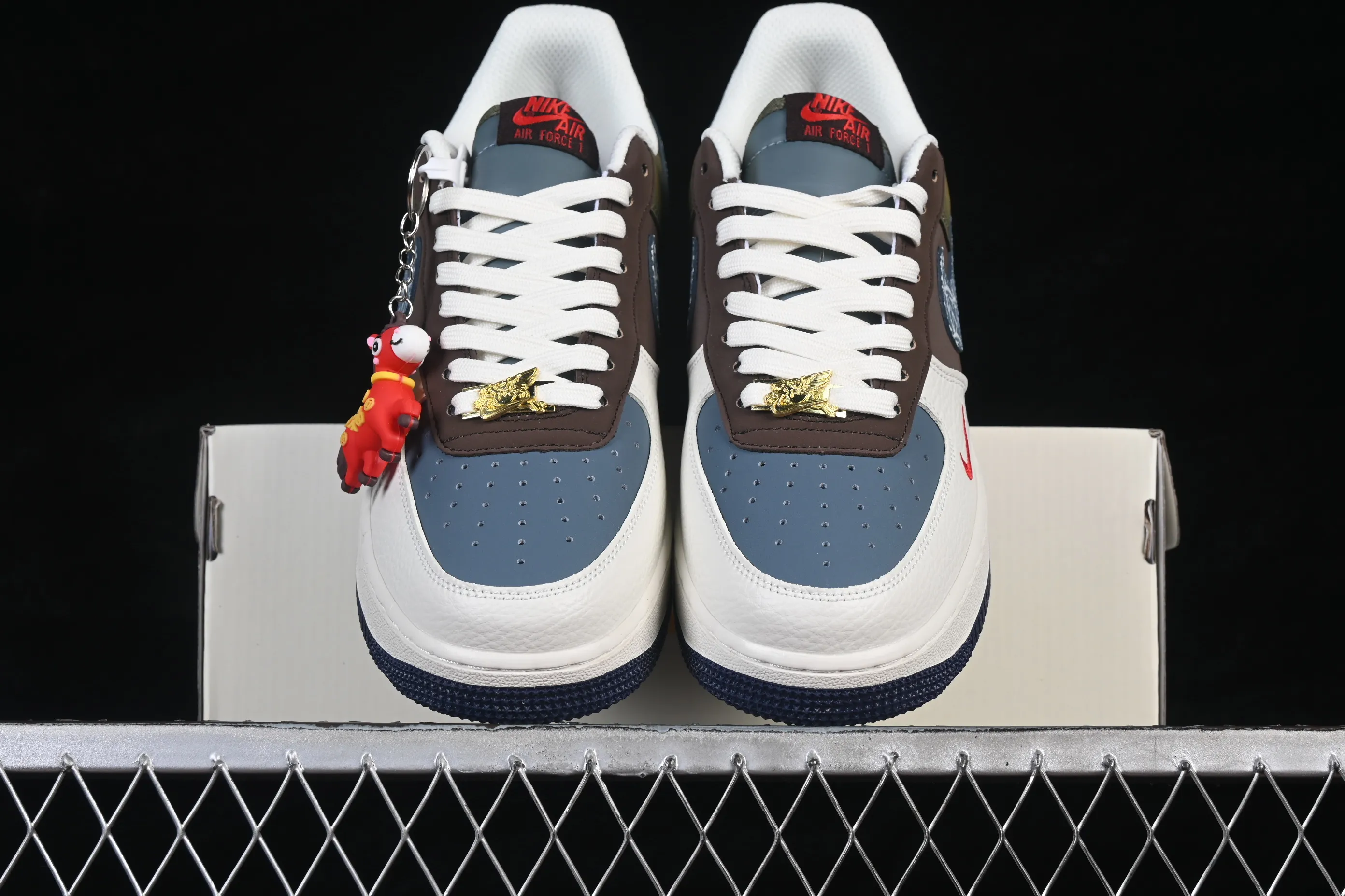 All categories Nk Air Force 1 Air Force series Nk Air Force 1 Low Air Force low-top Nike Air Force 1'07 Low Year of the Horse limited edition Green and brown woven cloud gold pattern Air Force 1 low-top casual sneakers NH0601-536